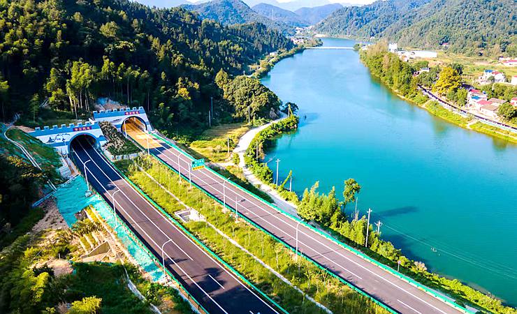 石台县迈入“高速时代”  池祁高速池石段建成通车