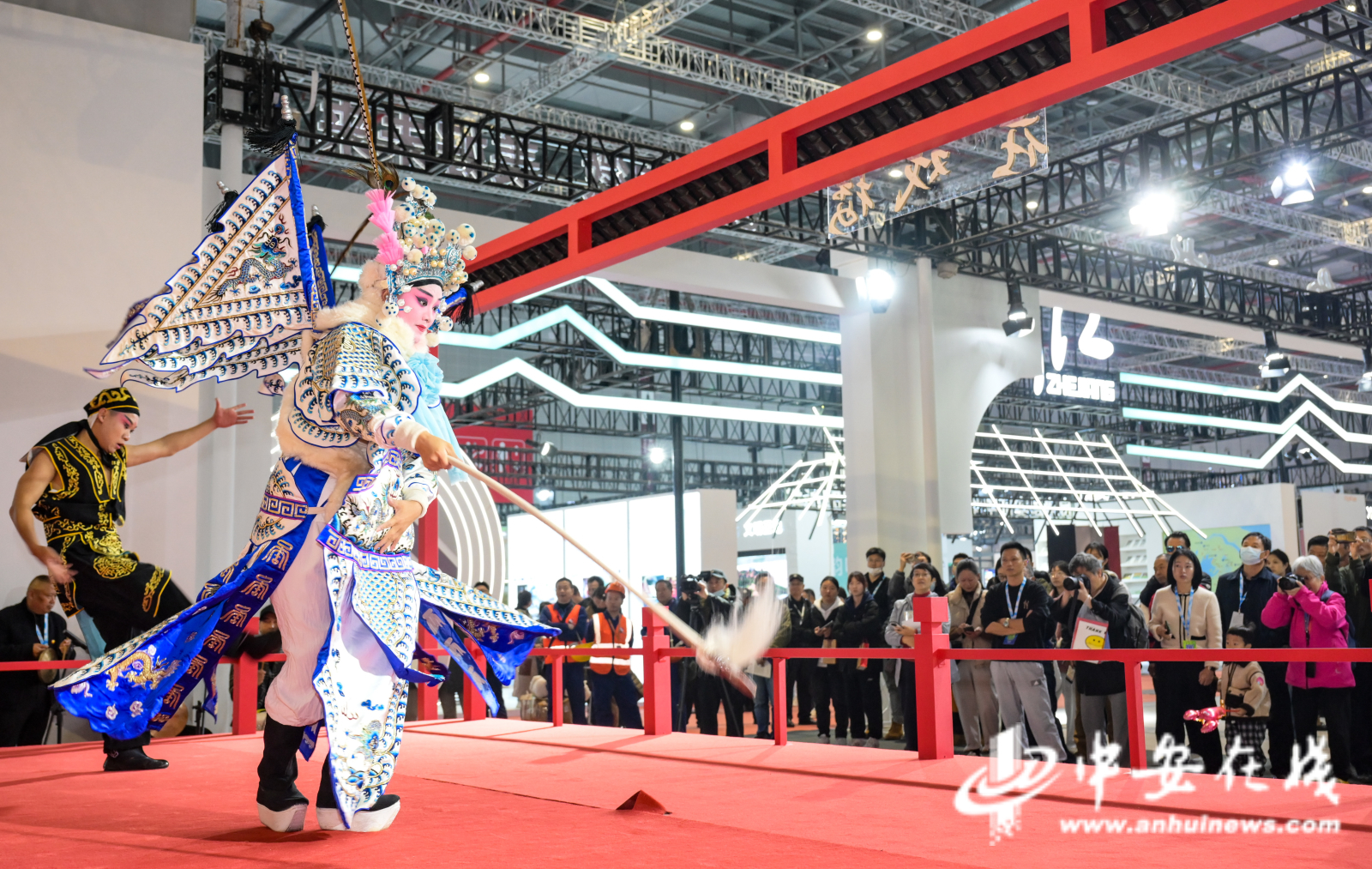 11月16日，第四届长三角国际文化产业博览会（以下简称“长三角文博会”）在国家会展中心（上海）开幕。.jpg