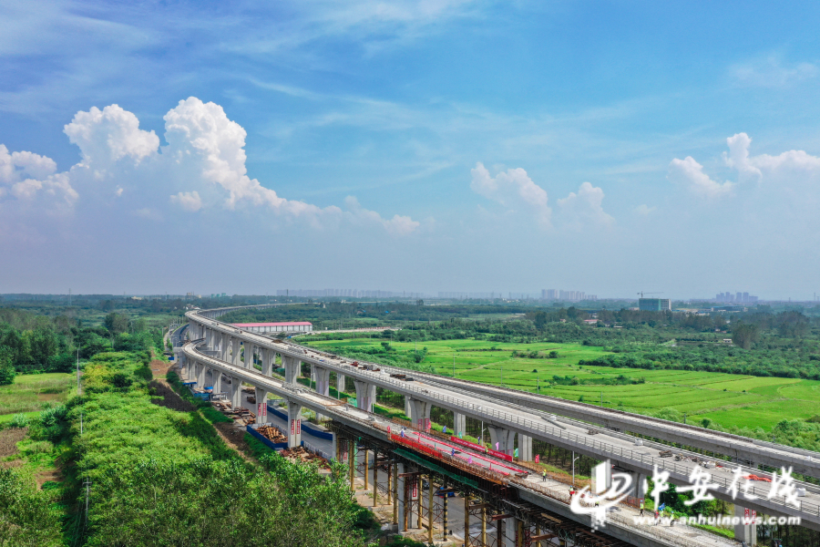 2021年8月30日，全国首条跨省城际铁路 滁宁城际一期桥梁全部浇筑完成.jpg