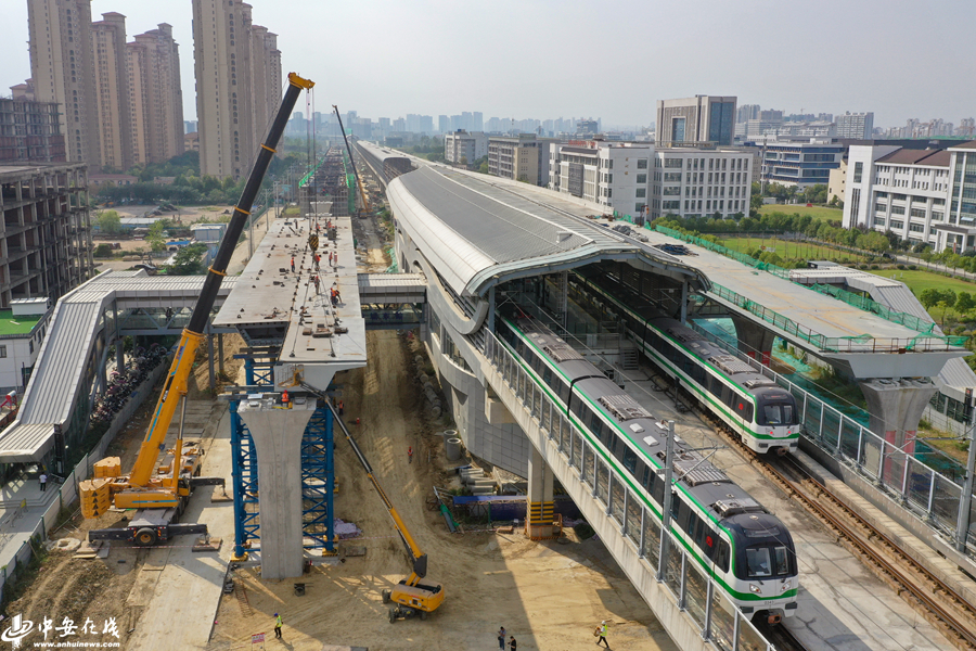 2021年9月24日，合肥淮海大道高架完成跨轨道交通3号线钢箱梁架设。.jpg
