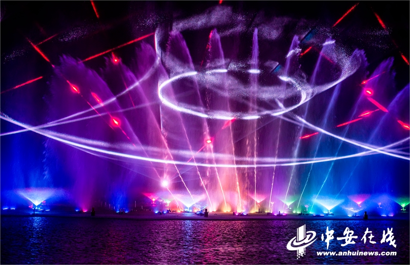 3月30日，作为皖北第一大音乐喷泉的朔西湖音乐喷泉，位于淮北市杜集区朔西湖景区。喷泉建设长度168米，宽36米，喷射高度可达118米.jpg